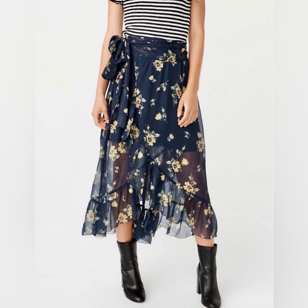 Abercrombie & Fitch Navy Floral Wrap Skirt Size Small
